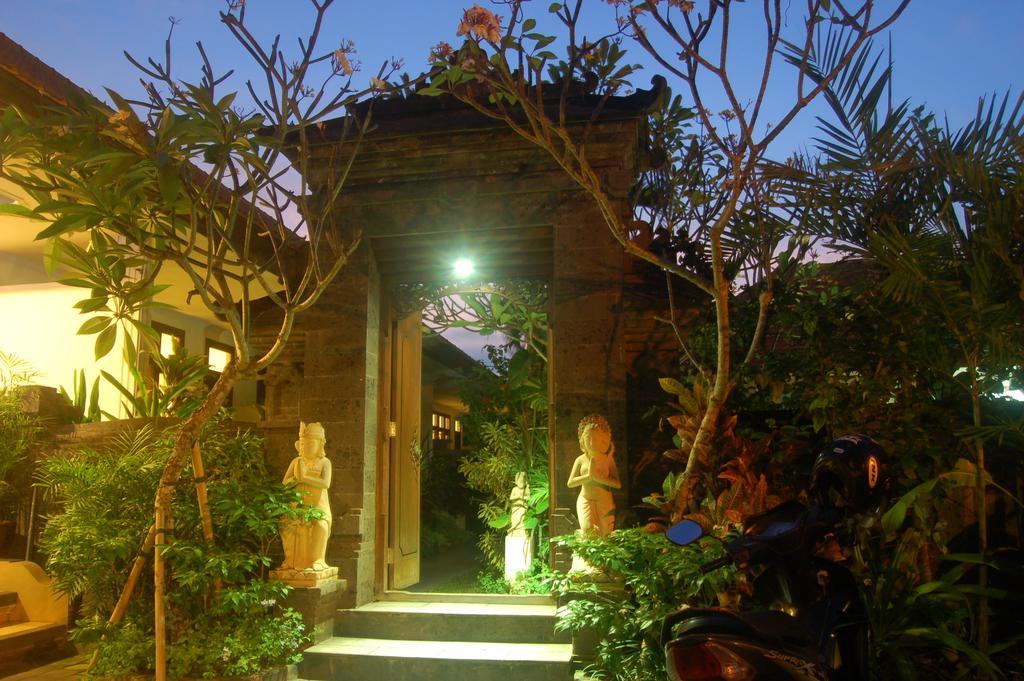 Gunakaya Homestay Sanur  Exterior photo